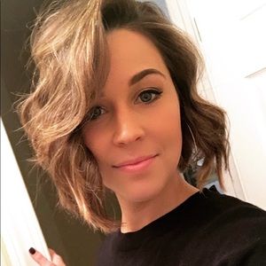 Meet your Posher, Caitlyn